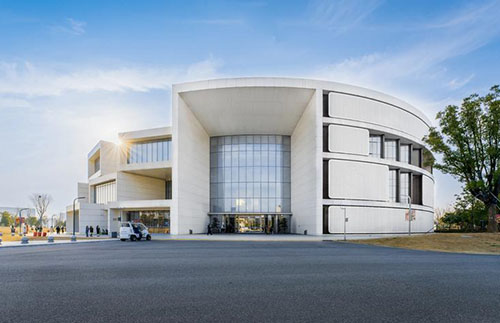 零VOC聚结剂在建筑内墙涂料与建筑密封体系中的应用实践